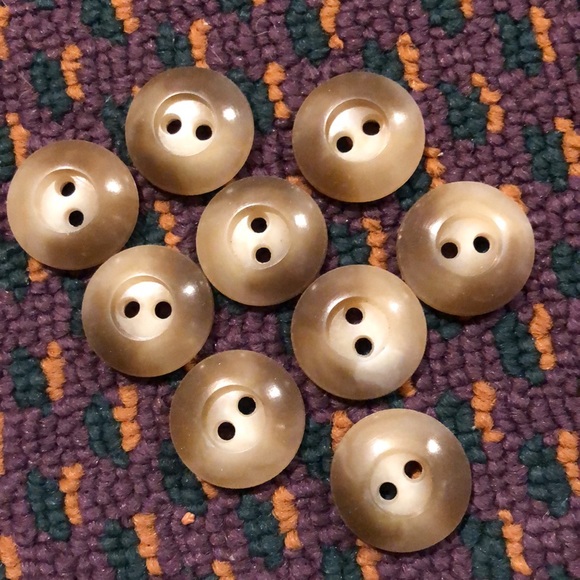 New vintage mottled beige/brown 2 hole craft sewing buttons - Picture 3 of 12